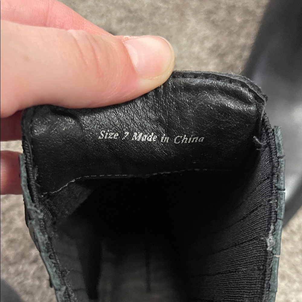 Dolce Vita Western Black Leather Ankle Boot - Picture 5 of 7